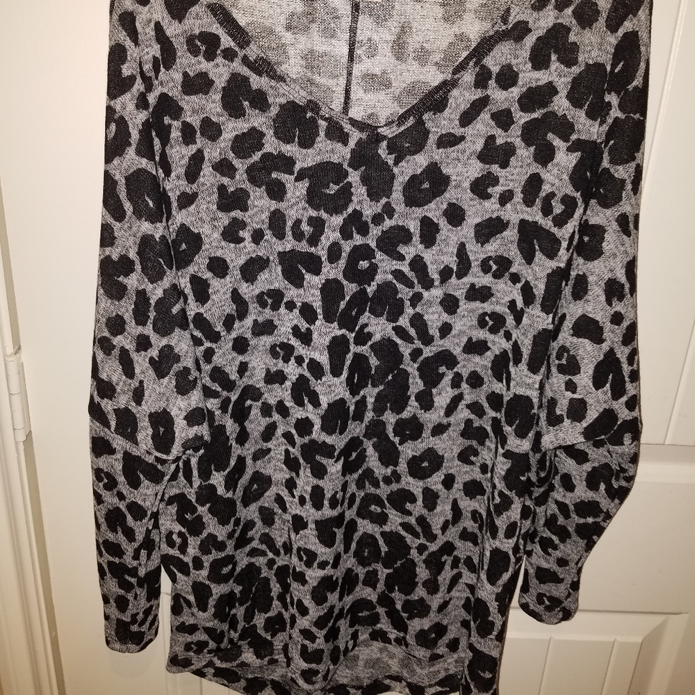 SHOP THE MINT/MINT JULEP BOUTIQUE grey black leopard dolman v neck top